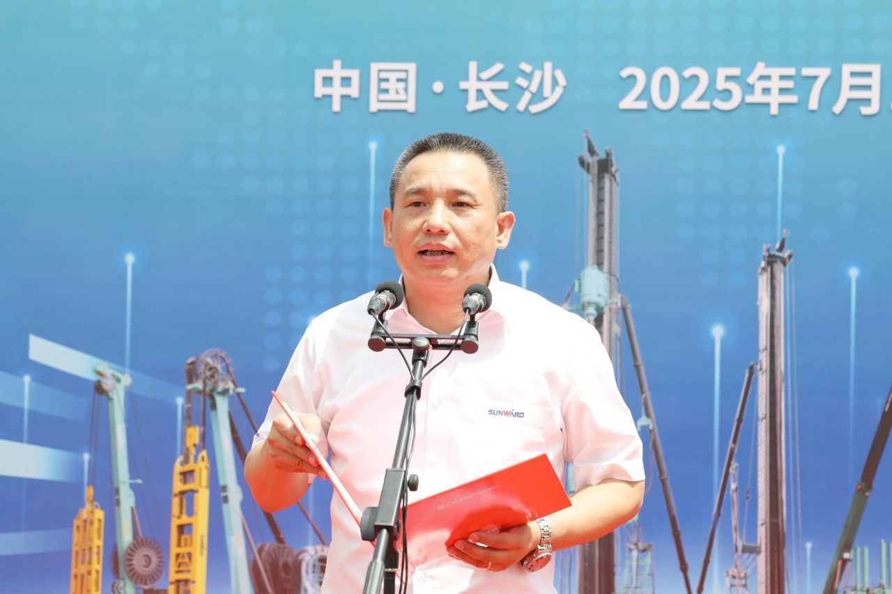 “破紀(jì)錄王者”再出征！山河智能SWDM800旋挖鉆機(jī)成功交機(jī)